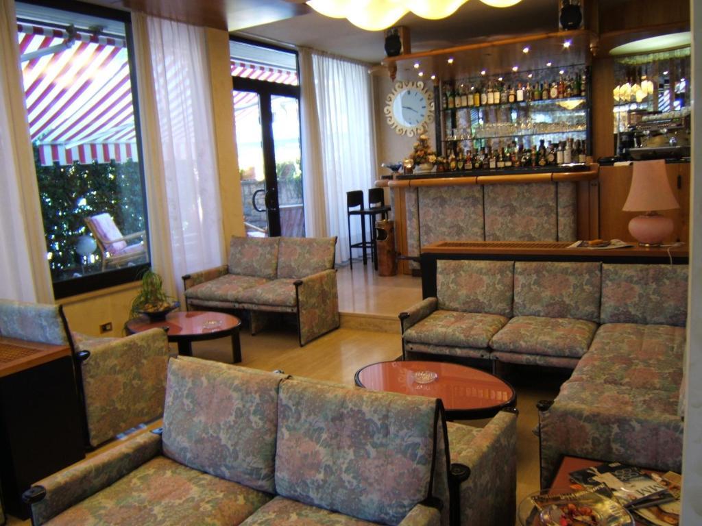 Hotel Matilde Marina di Massa Exterior photo