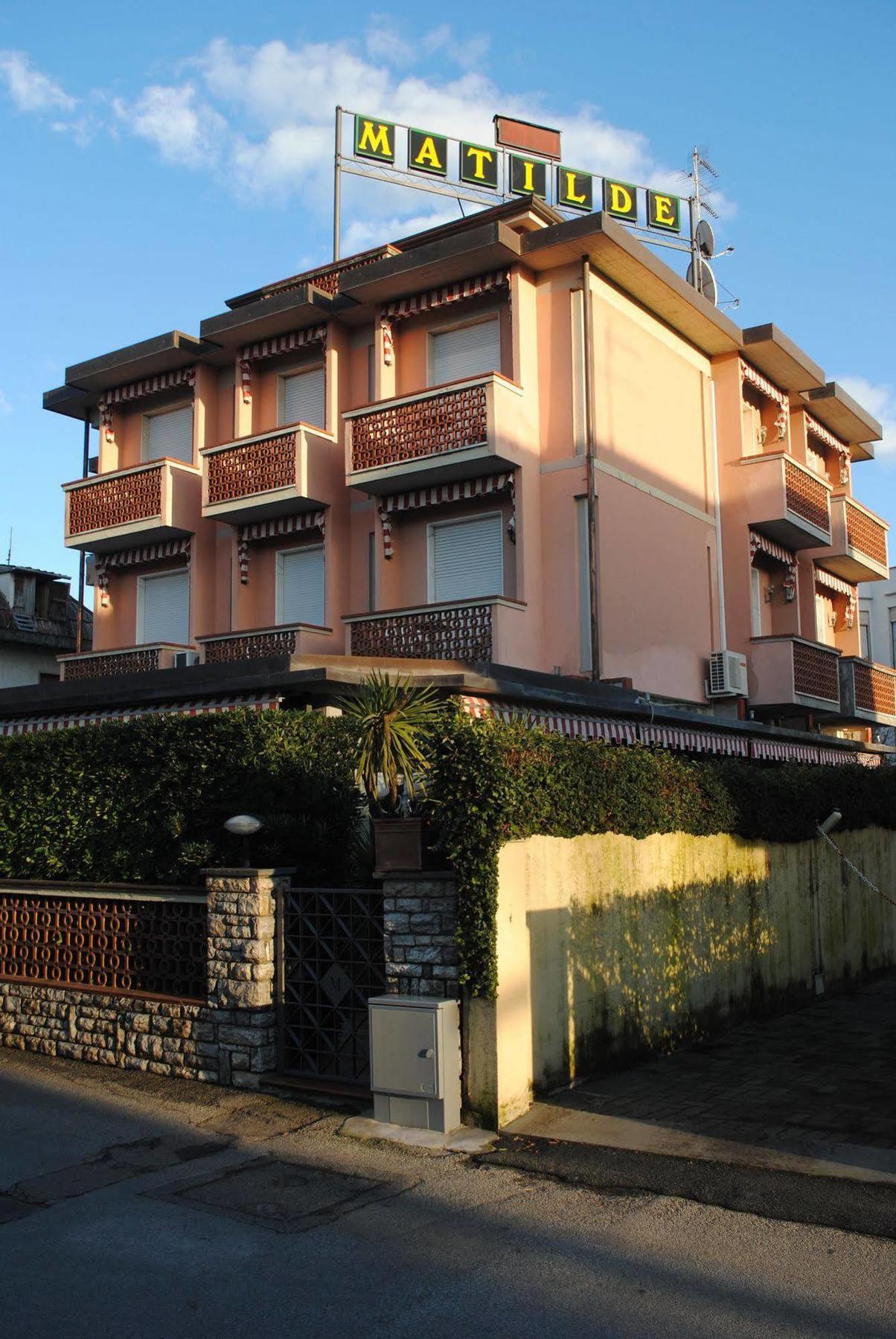 Hotel Matilde Marina di Massa Exterior photo