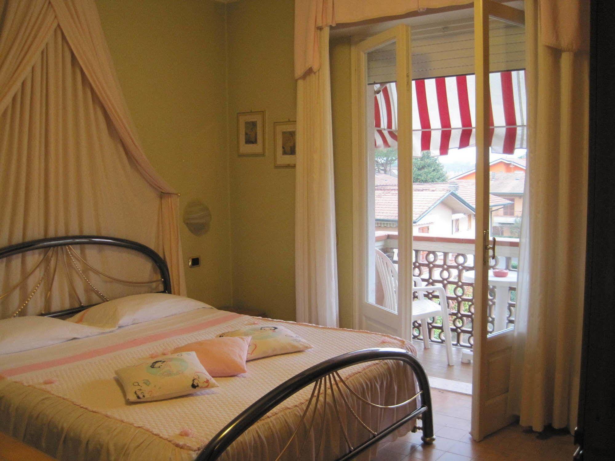 Hotel Matilde Marina di Massa Exterior photo